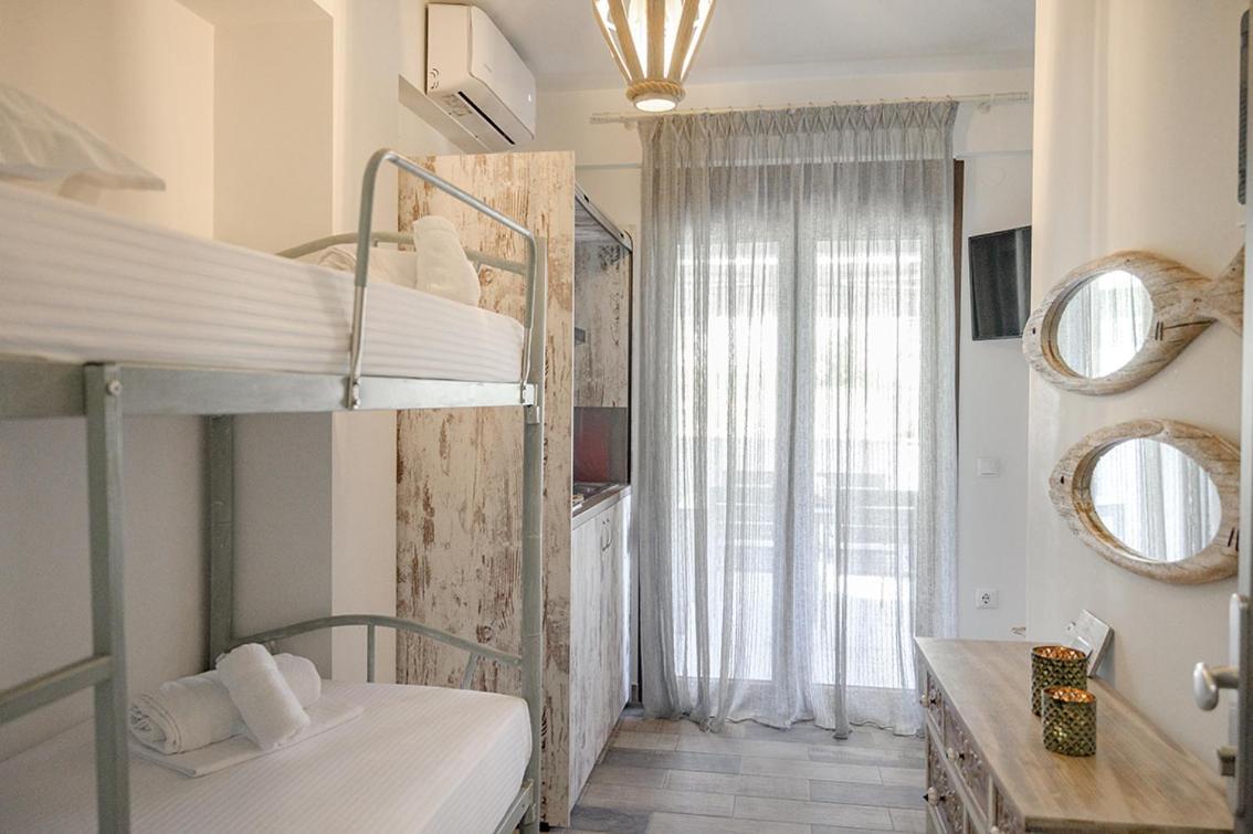 Meltemi Luxury Apartments Nea Roda Exterior photo