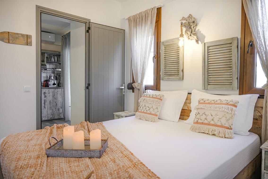 Meltemi Luxury Apartments Nea Roda Exterior photo