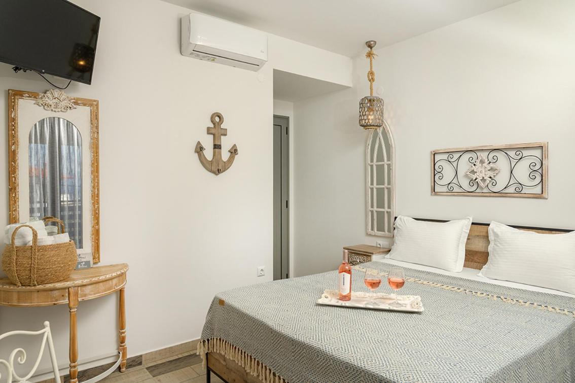 Meltemi Luxury Apartments Nea Roda Exterior photo
