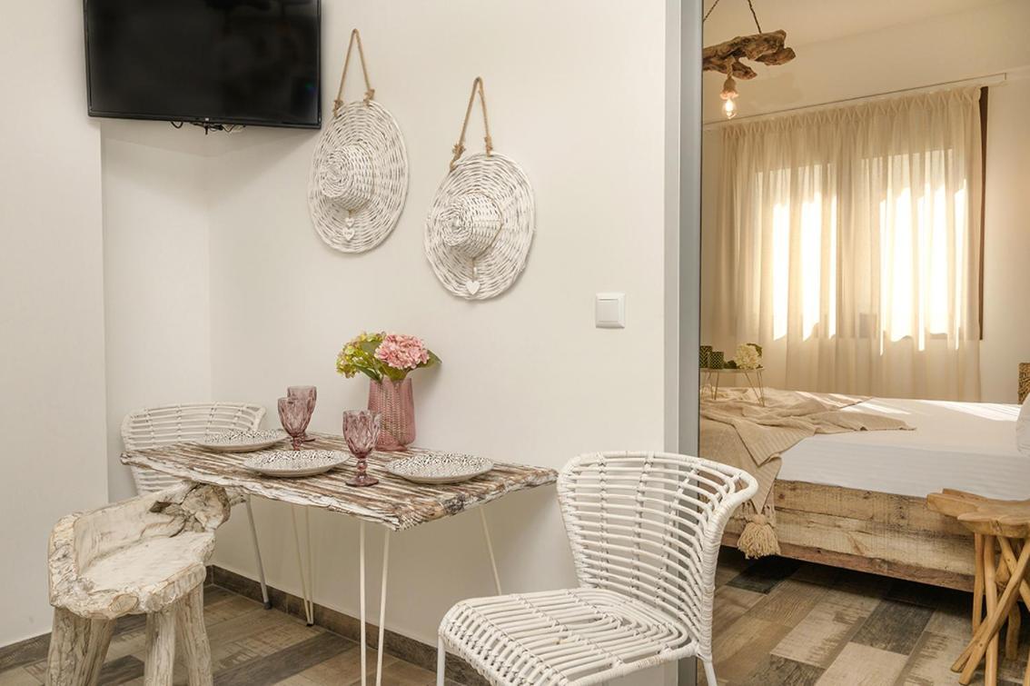 Meltemi Luxury Apartments Nea Roda Exterior photo