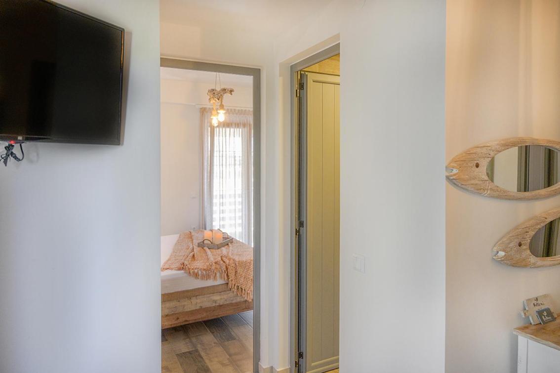 Meltemi Luxury Apartments Nea Roda Exterior photo
