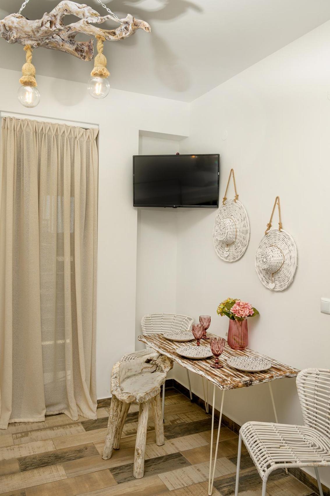 Meltemi Luxury Apartments Nea Roda Exterior photo